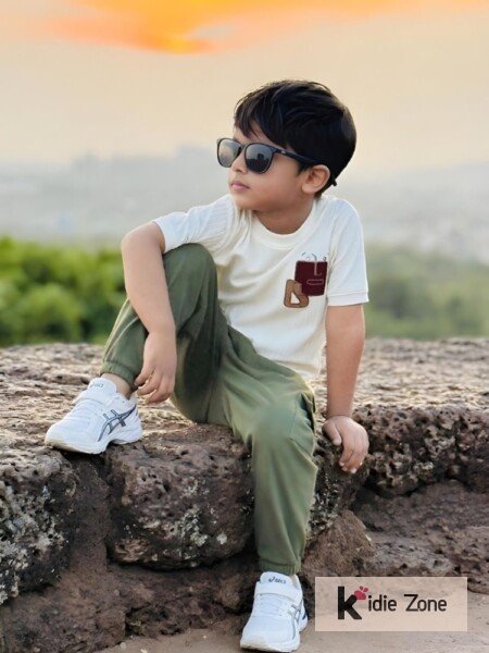 e2740b3b-db6f-49dc-9a00-e316b37be876