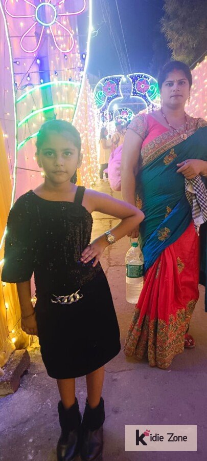 Trisha shaw image Trisha shaw