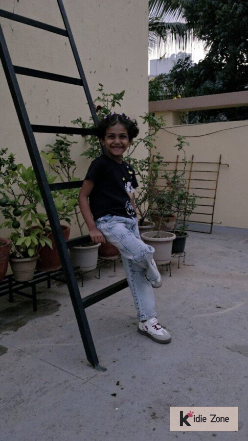 Aavani vineeth image Aavani vineeth